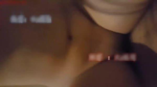 刚开苞没多久的大一师妹放假了又来找我草逼鸡巴刚放进去还没插就叫